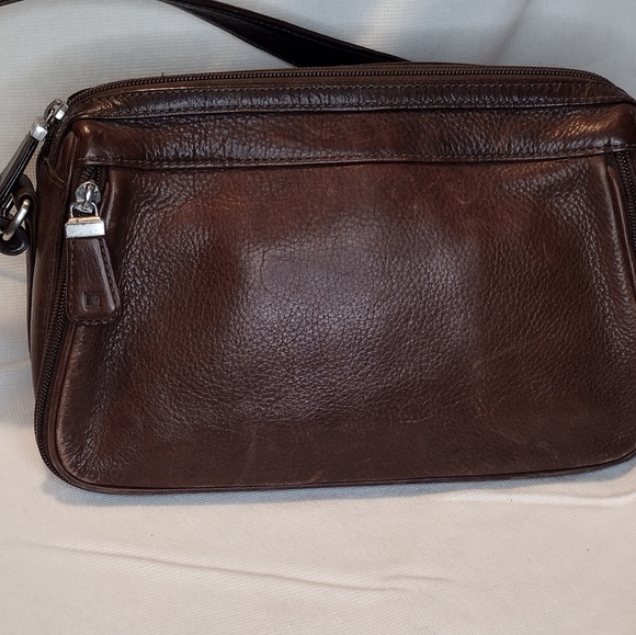 Fossil Leather Shoulder Bag - Picture 9 of 9